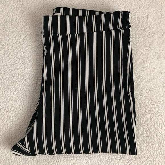 NOT FOR SALE RIGHT NOW! 
Black & White Striped Skinny Pants. H&M Size 14 - Picture 6 of 8